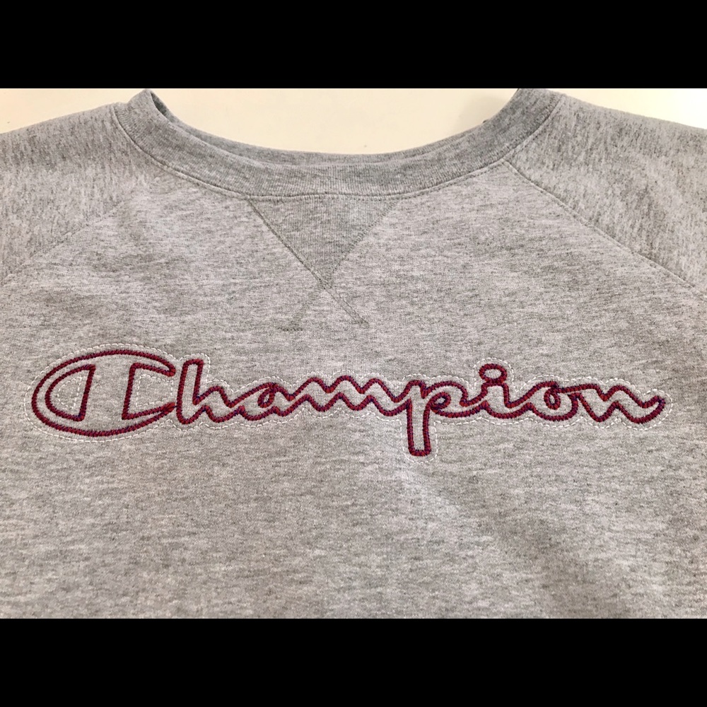 NWOT Champion Crewneck Sweatshirt w Multistich logo